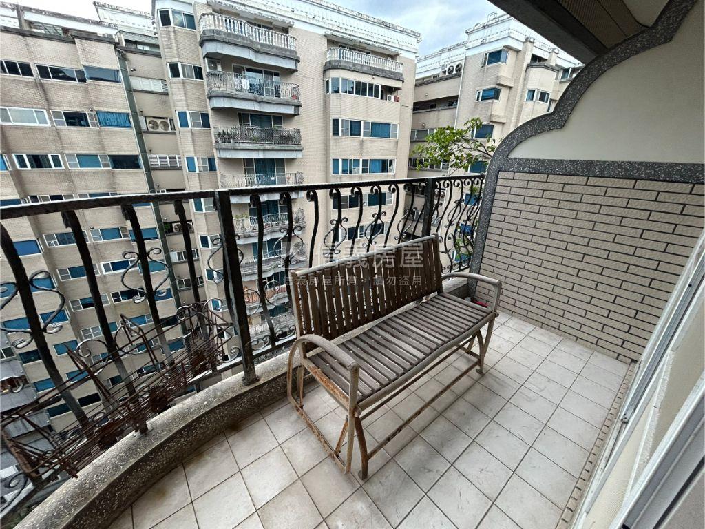 專任湯泉櫻花★面泳池美屋房屋室內格局與周邊環境