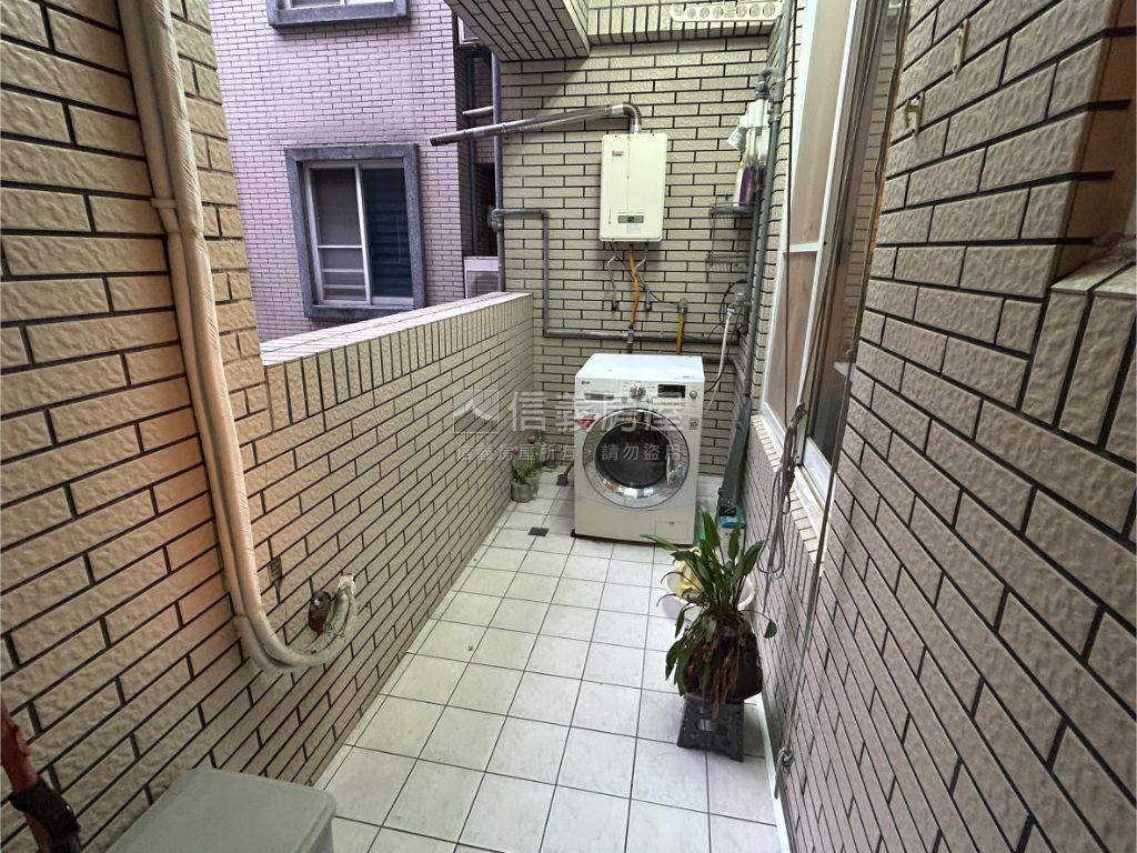 專任湯泉櫻花★面泳池美屋房屋室內格局與周邊環境