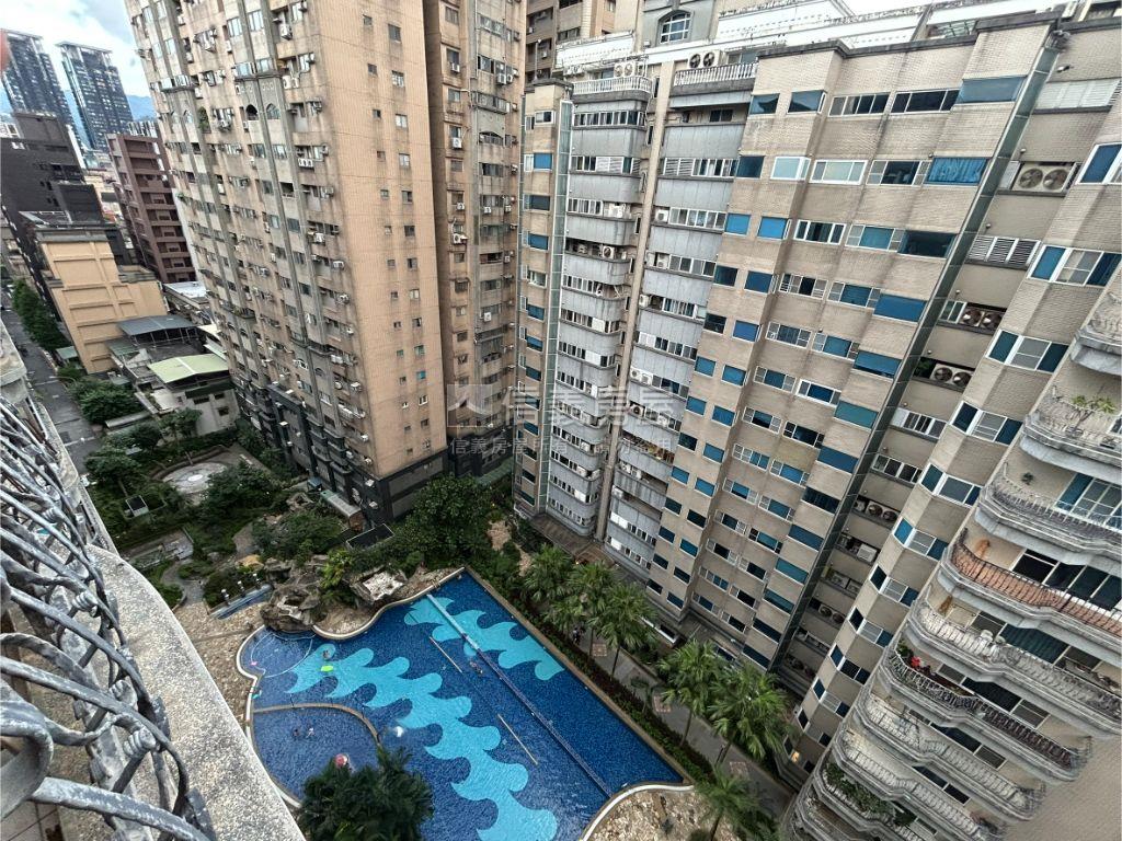 專任湯泉櫻花★面泳池美屋房屋室內格局與周邊環境