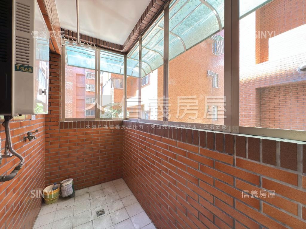 台北東京高樓三房房屋室內格局與周邊環境