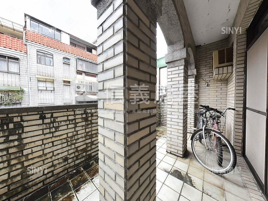 稀有小坪數綠大地房屋室內格局與周邊環境