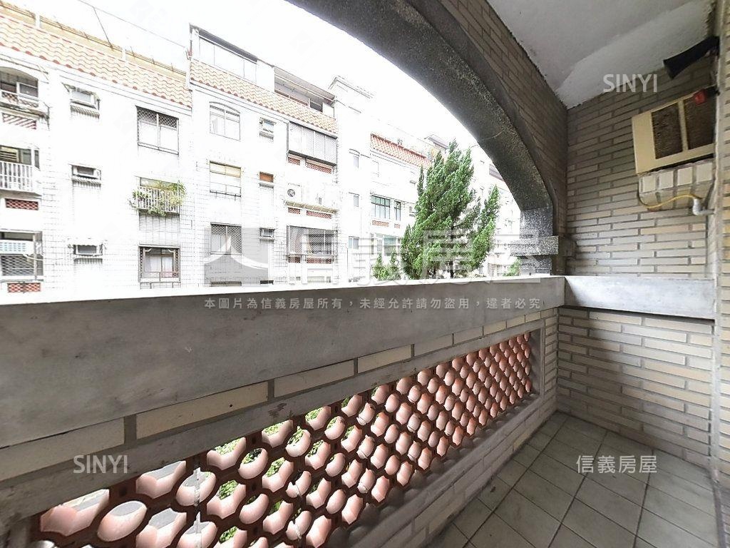 稀有小坪數綠大地房屋室內格局與周邊環境