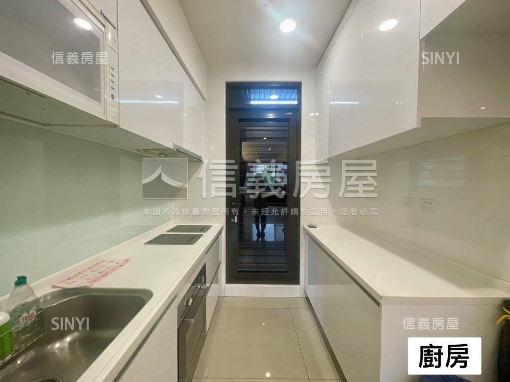 新都悅三房車位露臺戶房屋室內格局與周邊環境