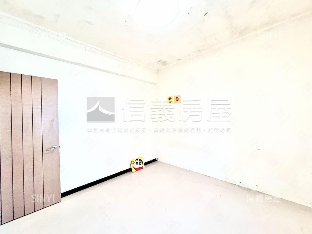 城裡喧囂，家中靜好房屋室內格局與周邊環境