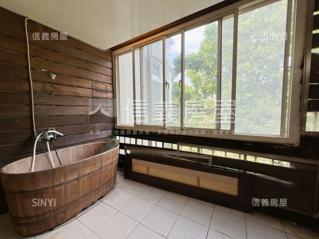 城裡喧囂，家中靜好房屋室內格局與周邊環境