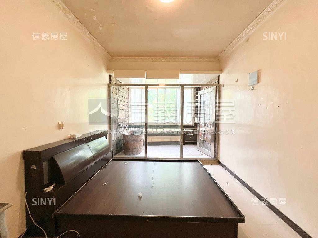 城裡喧囂，家中靜好房屋室內格局與周邊環境