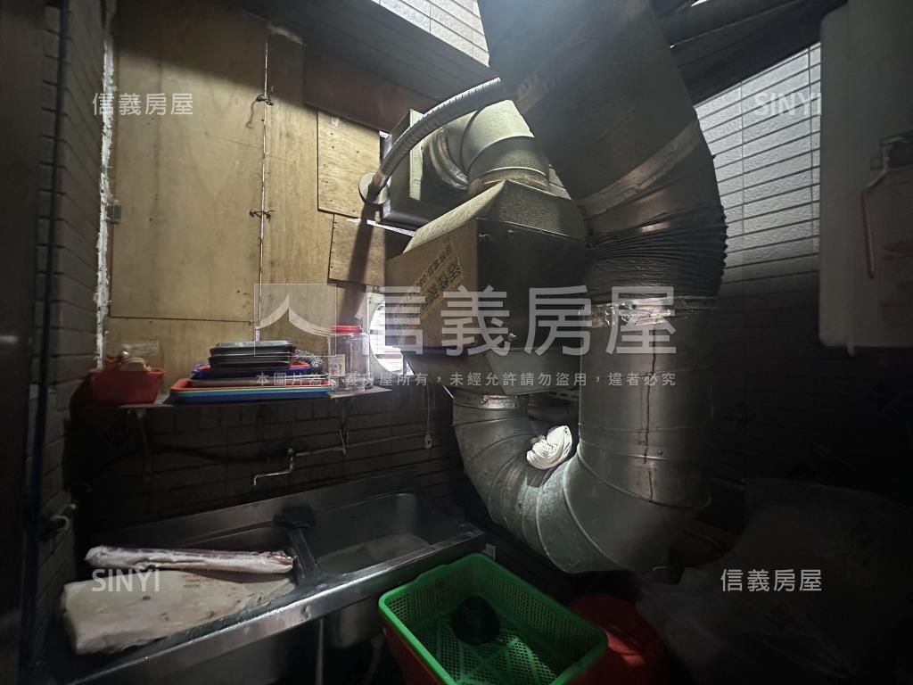 近未來Ｇ０２捷運站金店面房屋室內格局與周邊環境