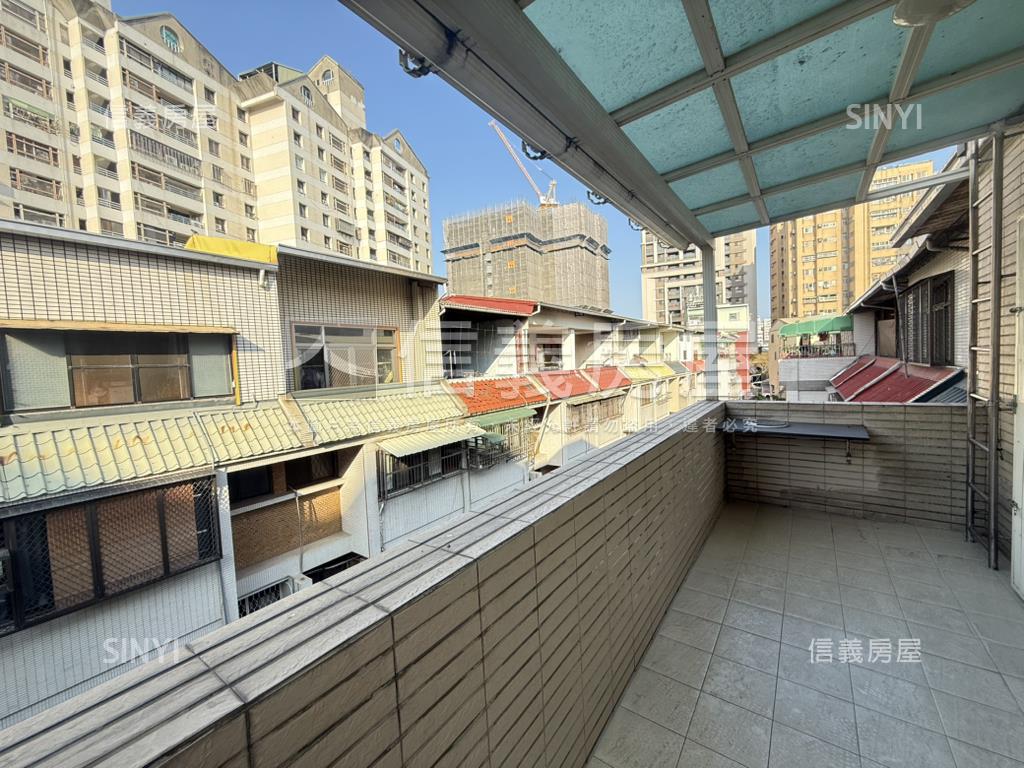 賴厝國小旁停車方便透天房屋室內格局與周邊環境