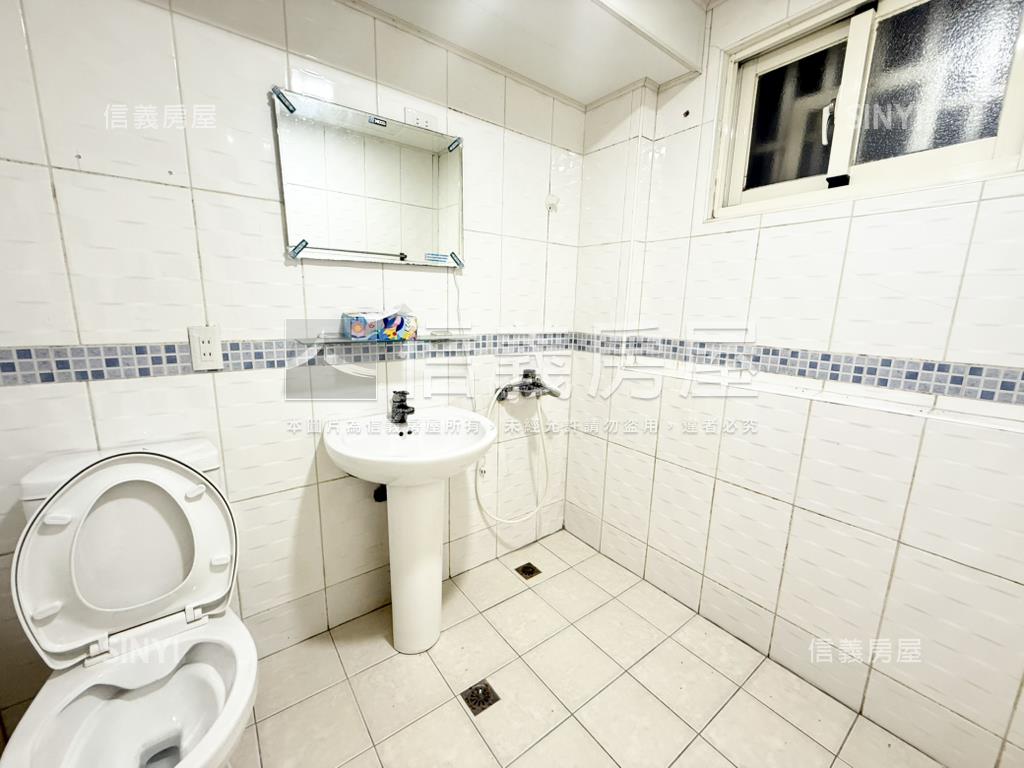 賴厝國小旁停車方便透天房屋室內格局與周邊環境