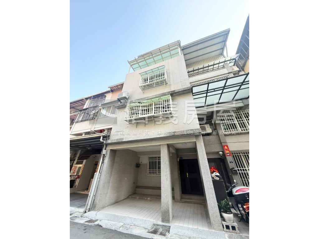 賴厝國小旁停車方便透天房屋室內格局與周邊環境