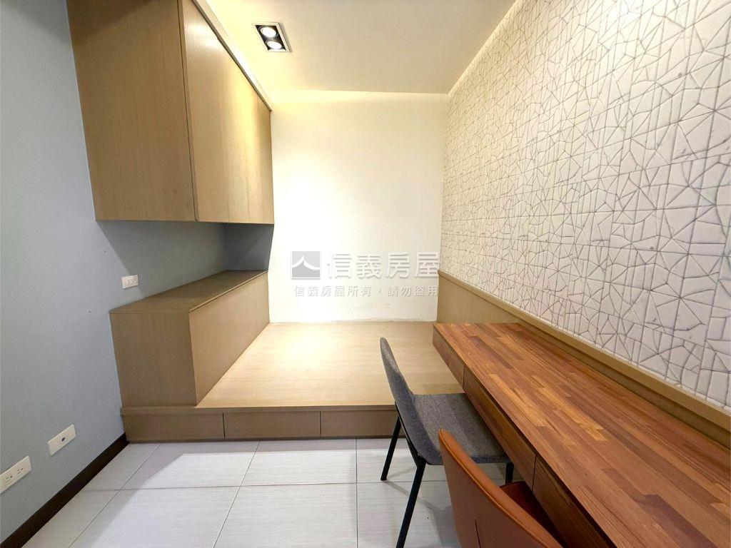 香榭高樓典雅兩房平車房屋室內格局與周邊環境