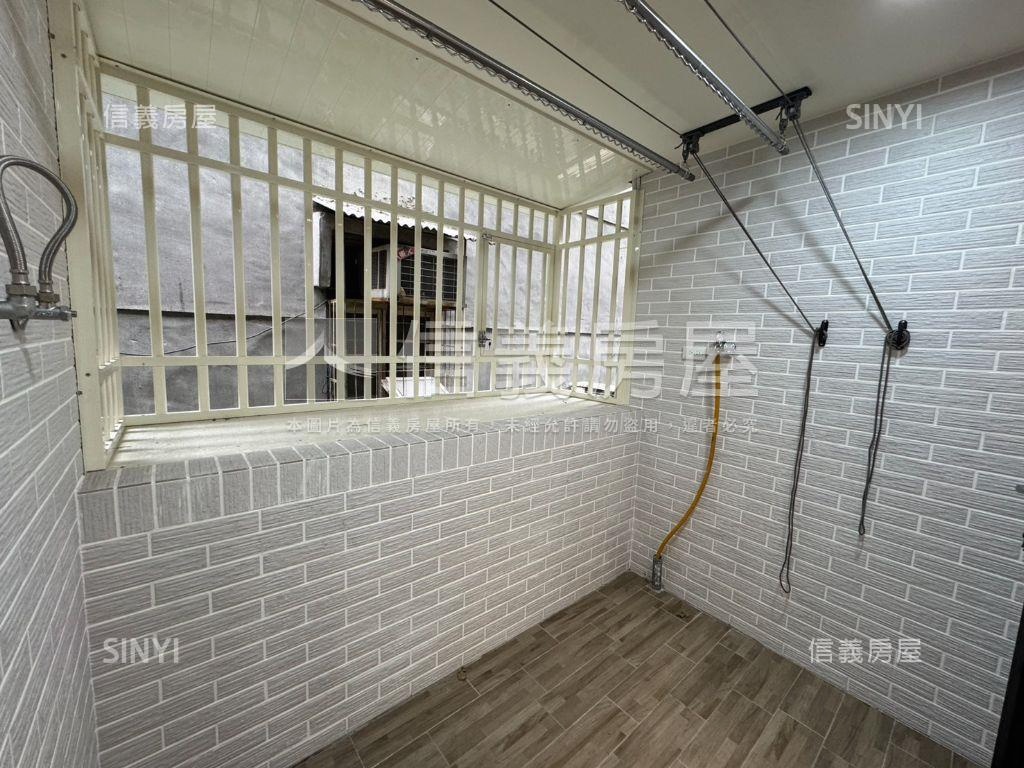 膝蓋救星二樓中誠街超美宅房屋室內格局與周邊環境