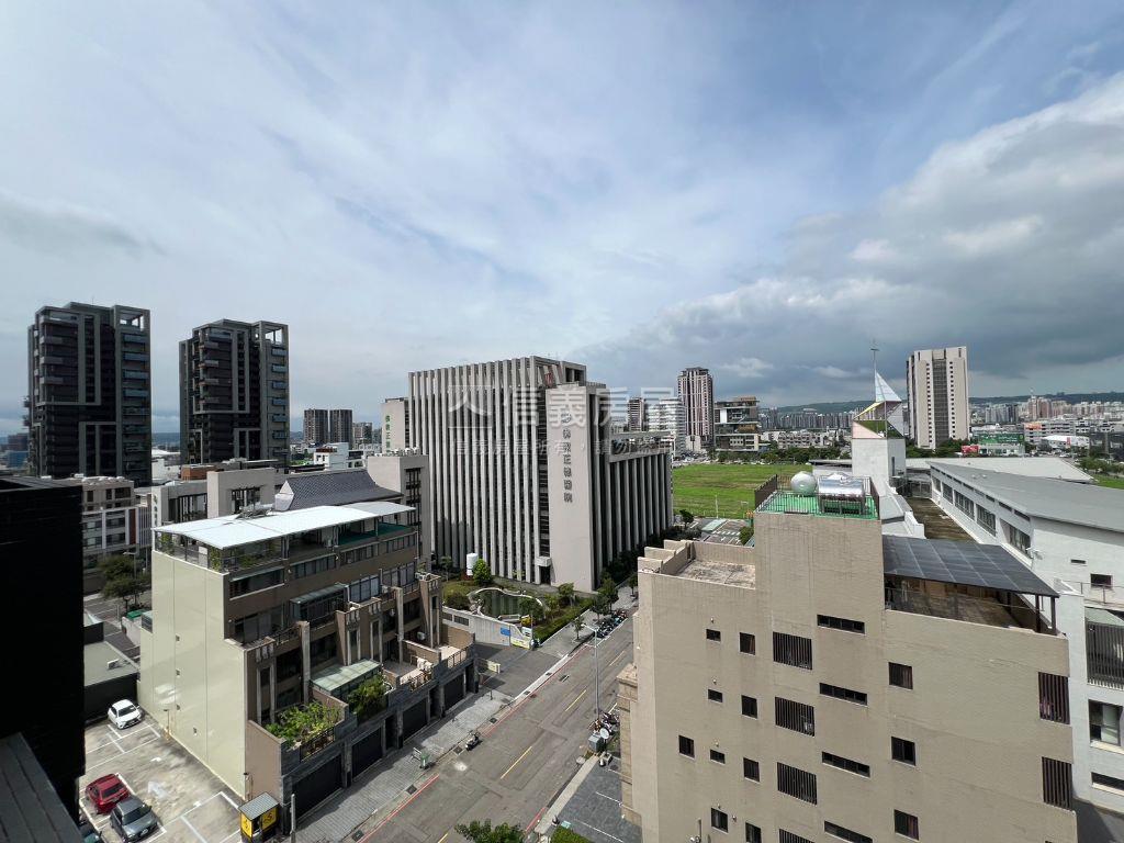 千鳥格２房平面車位美裝潢房屋室內格局與周邊環境