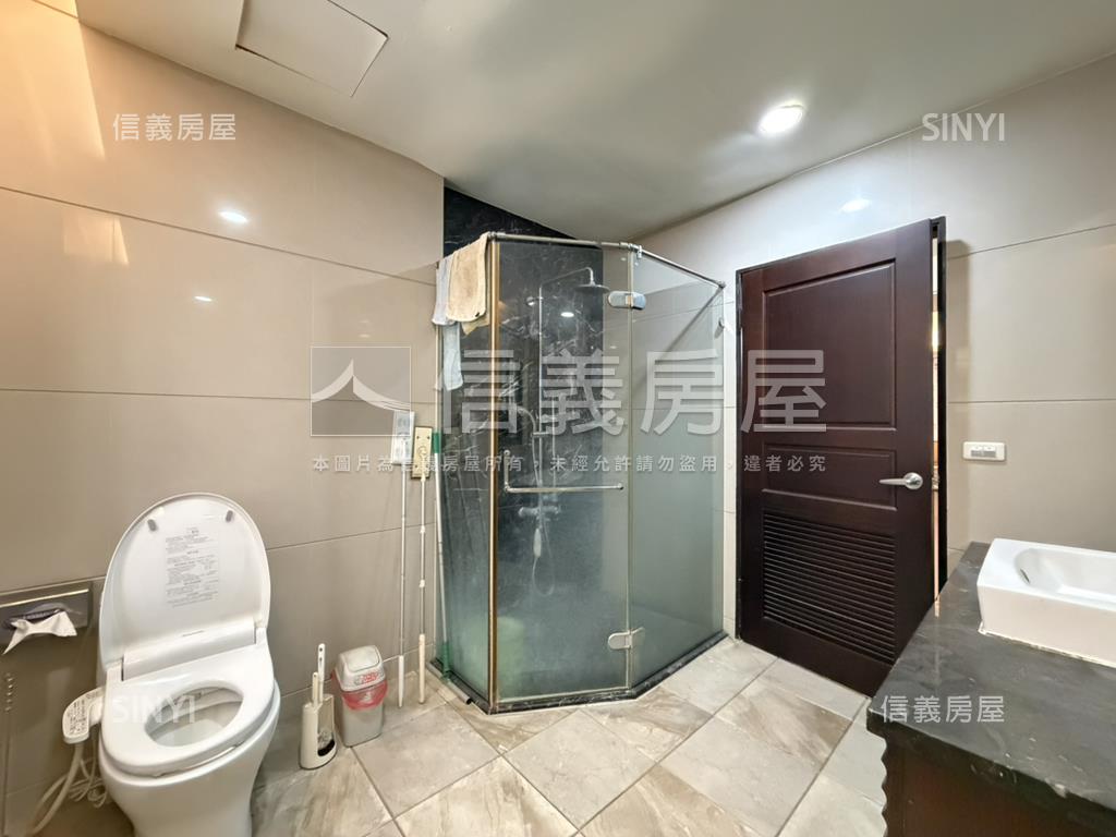 北屯近葳格大面寬別墅房屋室內格局與周邊環境