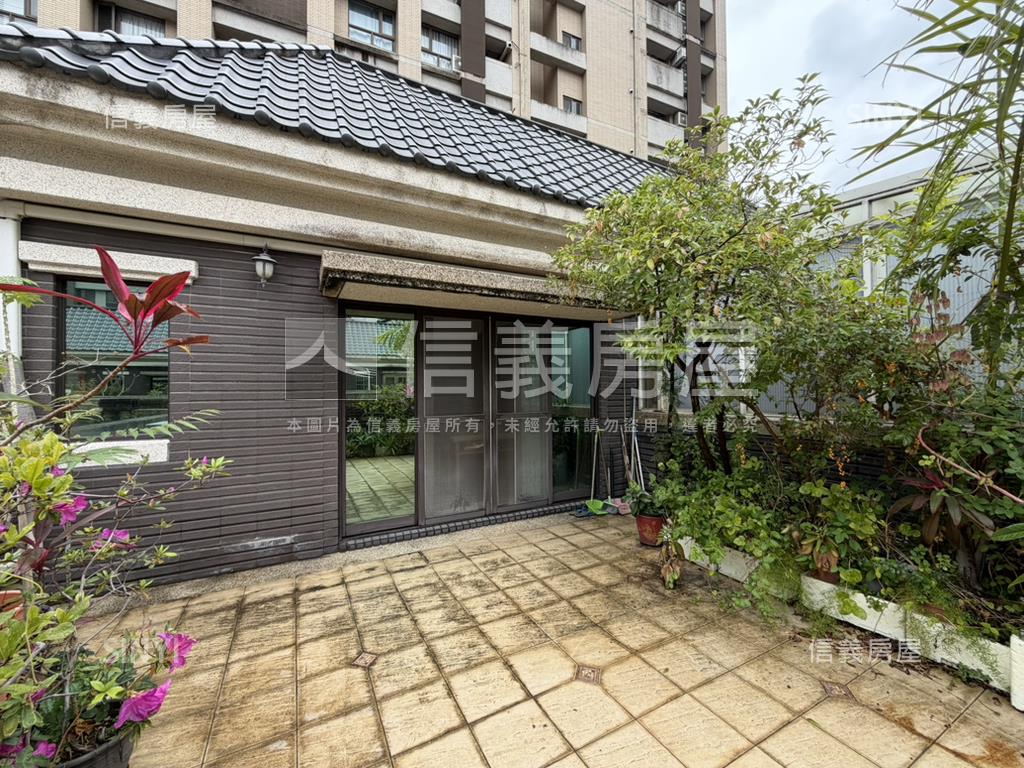 北屯近葳格大面寬別墅房屋室內格局與周邊環境