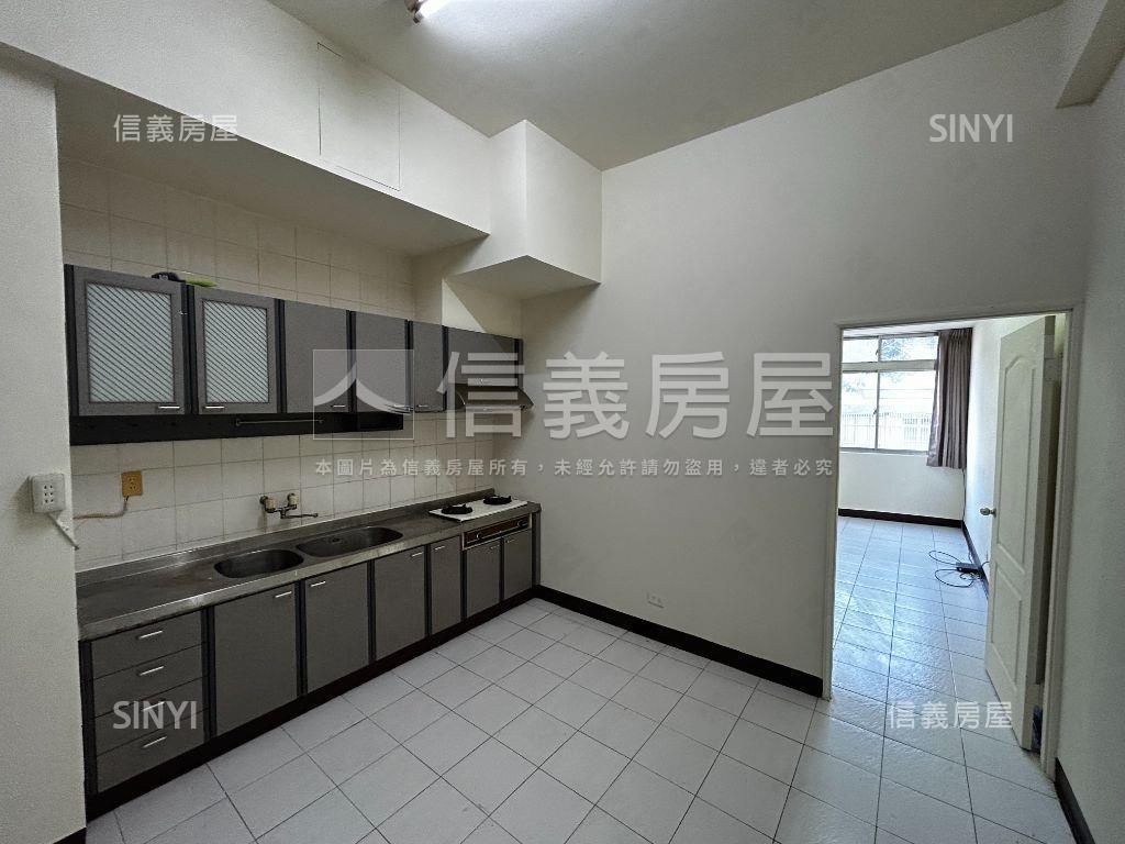 三多商圈美的優質店面房屋室內格局與周邊環境