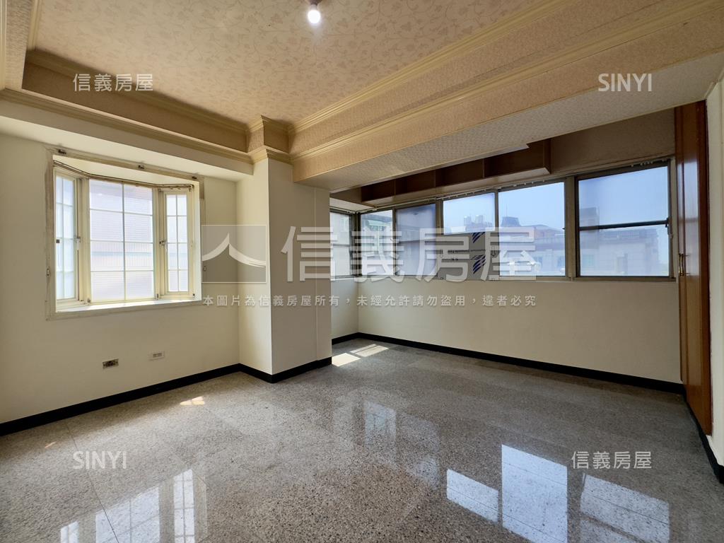 長榮路一段．三房車位宅房屋室內格局與周邊環境