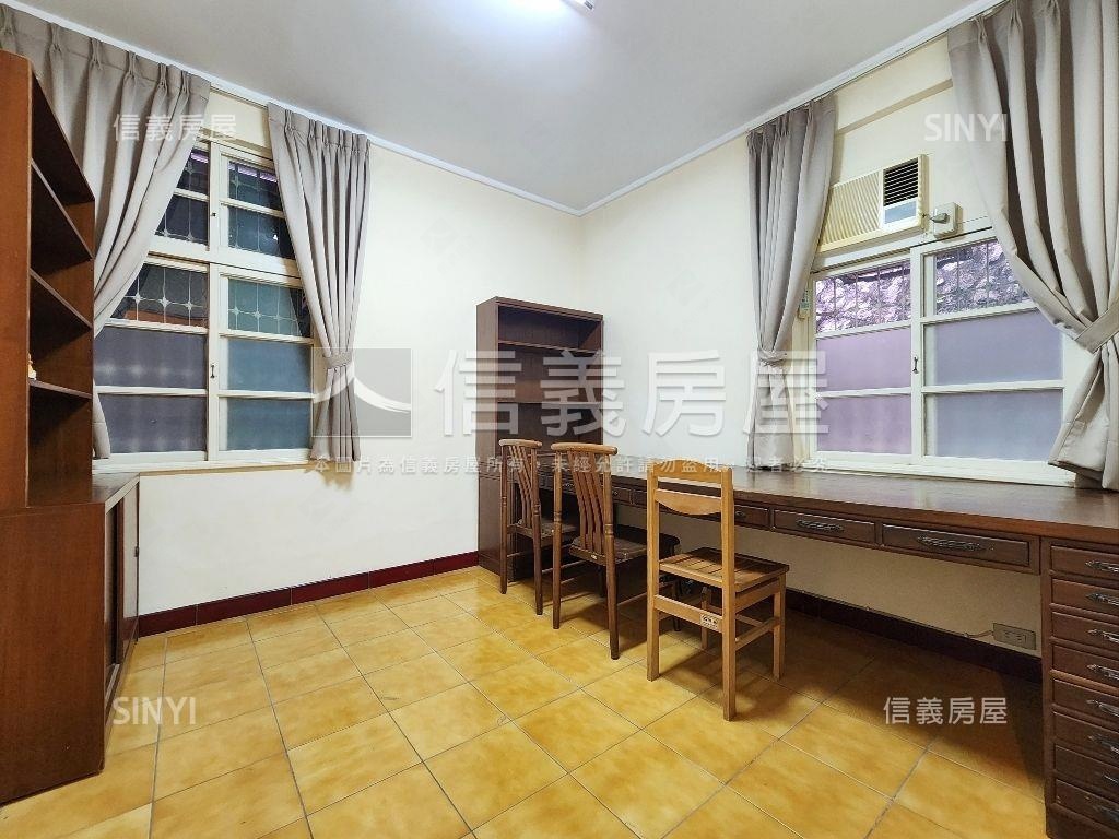 坐北朝南天母別墅景色絕佳房屋室內格局與周邊環境