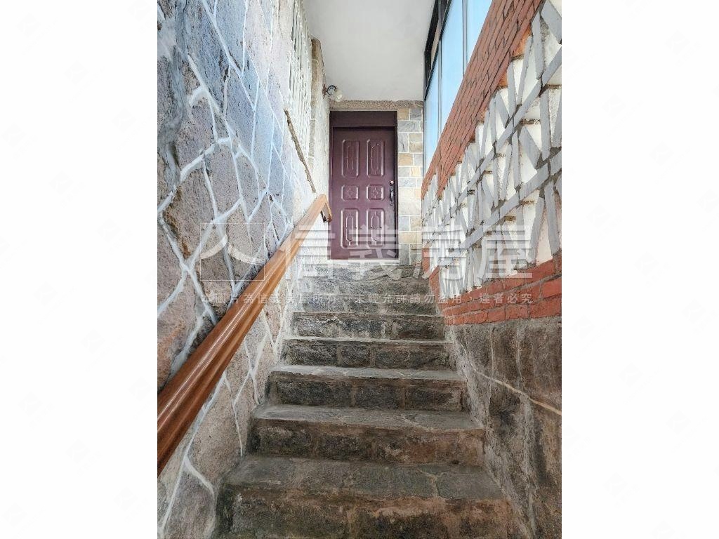 坐北朝南天母別墅景色絕佳房屋室內格局與周邊環境