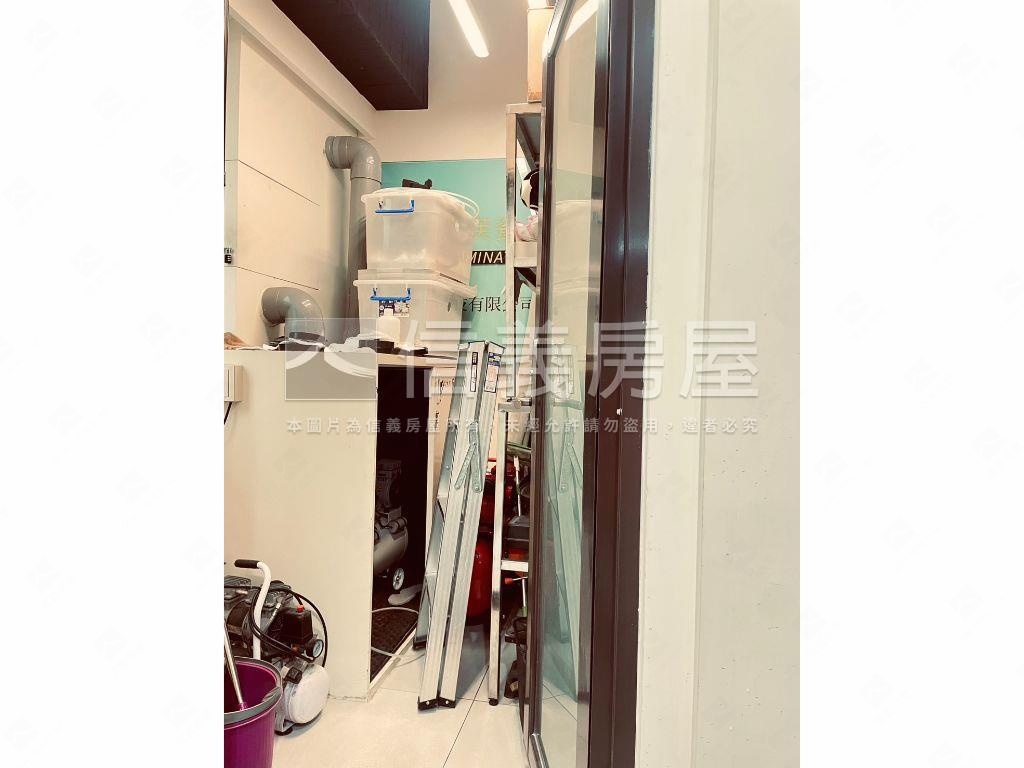 文普採光好辦公附坡平房屋室內格局與周邊環境