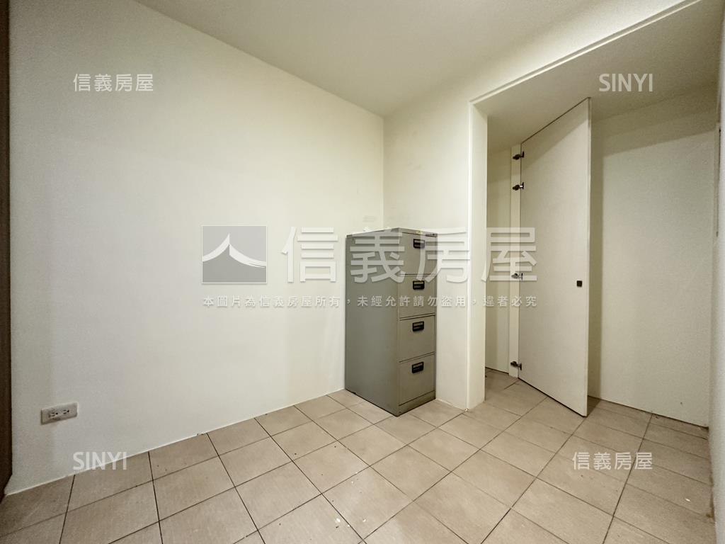 秀朗橋站低總價１樓房屋室內格局與周邊環境