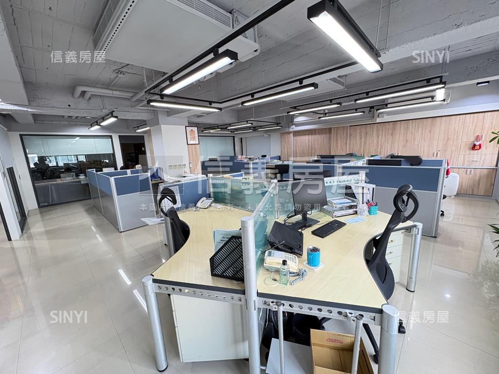 松江南京百坪純辦附車位房屋室內格局與周邊環境