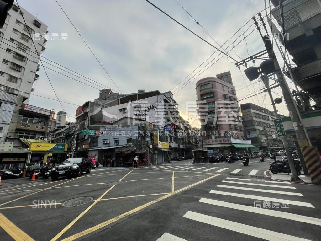 近三重商工黃金三樓房屋室內格局與周邊環境
