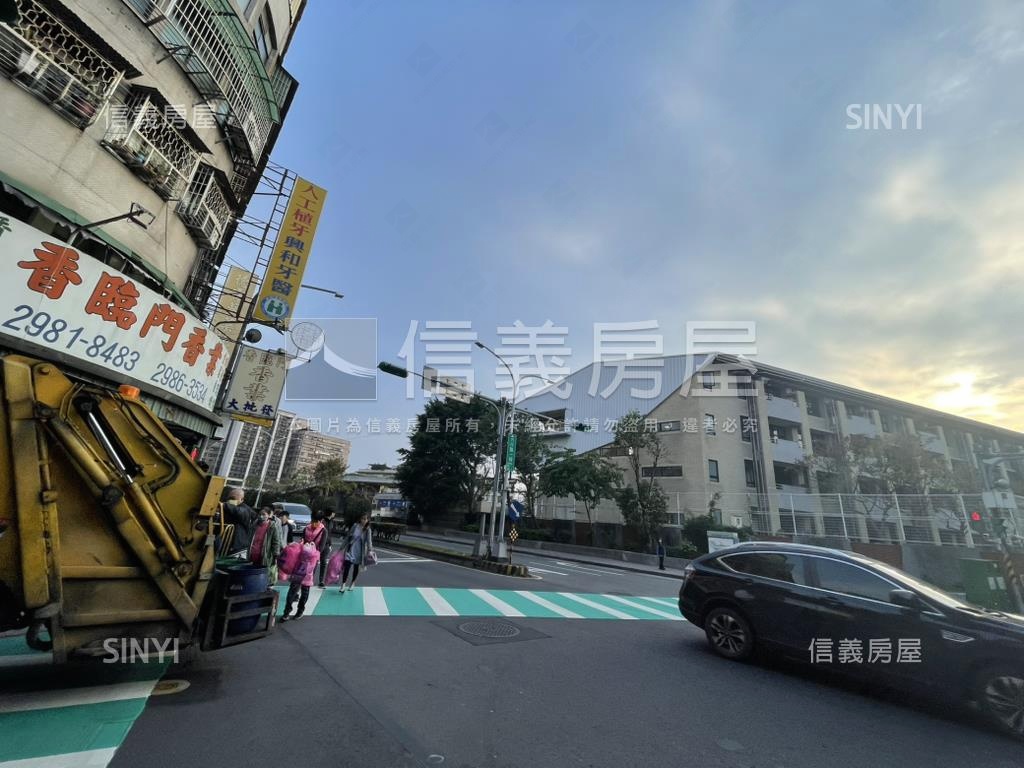 近三重商工黃金三樓房屋室內格局與周邊環境
