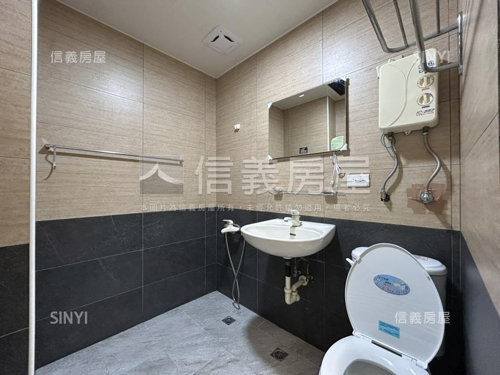 近園區光復路有陽台套房房屋室內格局與周邊環境