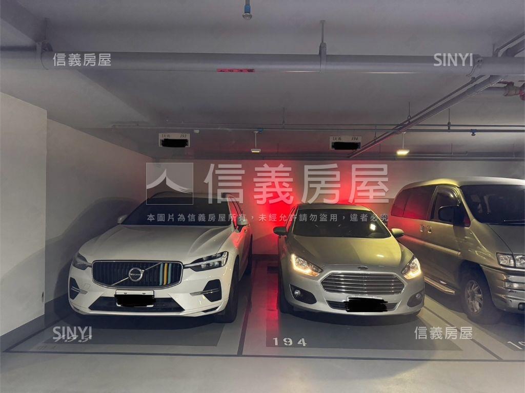 興富發大禾Ｂ２車位房屋室內格局與周邊環境