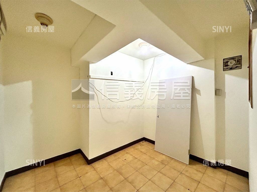 近未來捷運★實小南門學區房屋室內格局與周邊環境