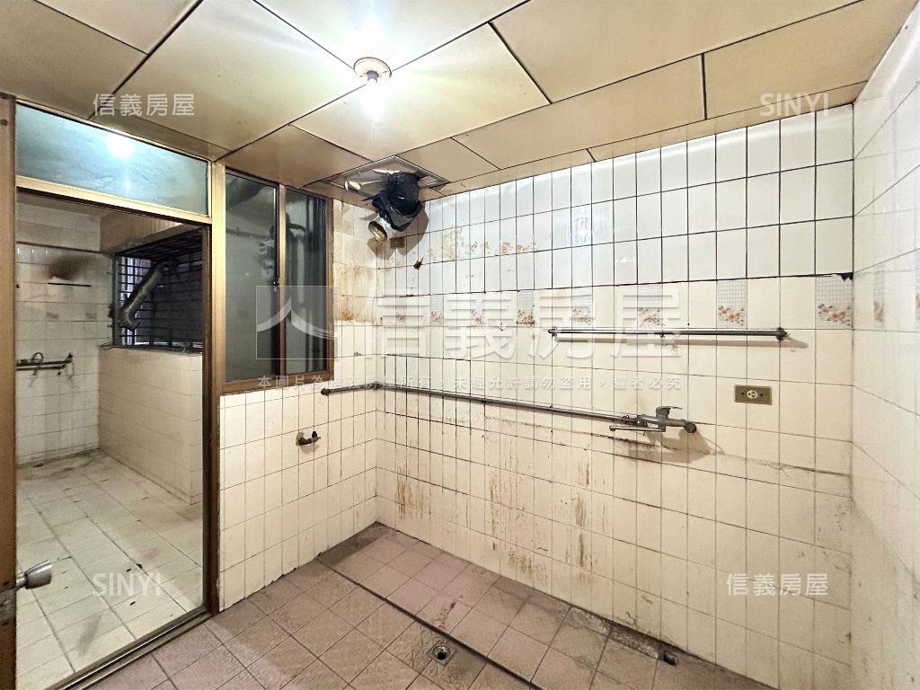 近未來捷運★實小南門學區房屋室內格局與周邊環境