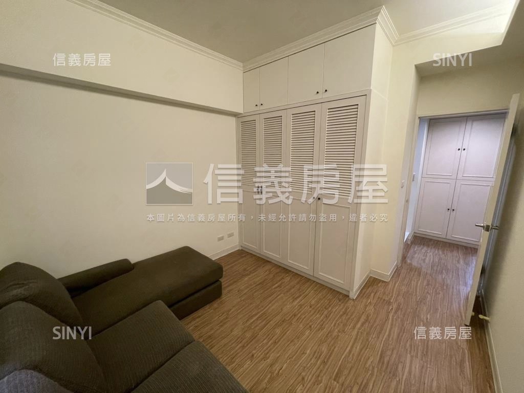 歐洲村路易美裝三房車位房屋室內格局與周邊環境