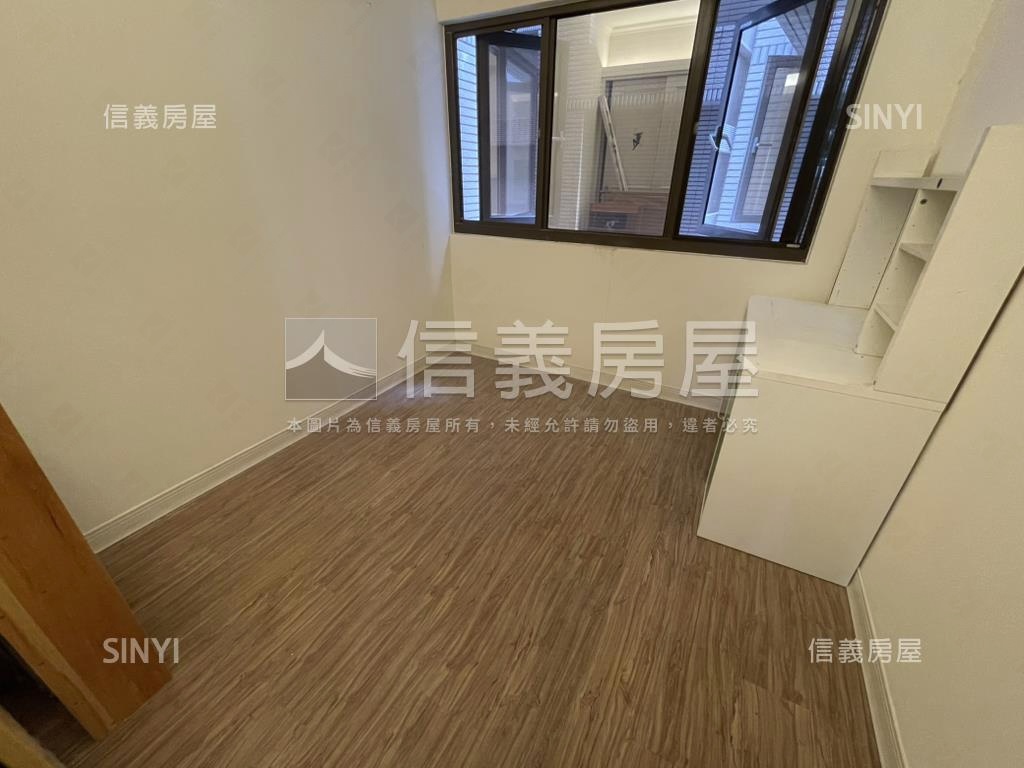 歐洲村路易美裝三房車位房屋室內格局與周邊環境