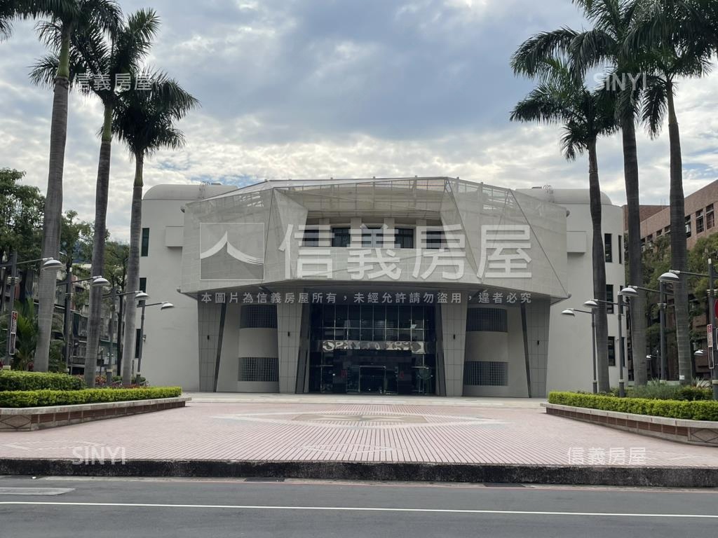 歐洲村路易美裝三房車位房屋室內格局與周邊環境