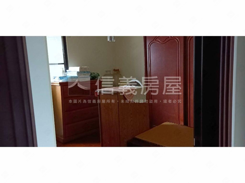 國鈞南屯店面有電梯別墅房屋室內格局與周邊環境