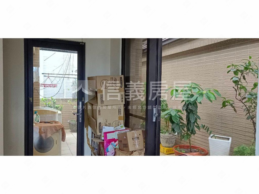 國鈞南屯店面有電梯別墅房屋室內格局與周邊環境