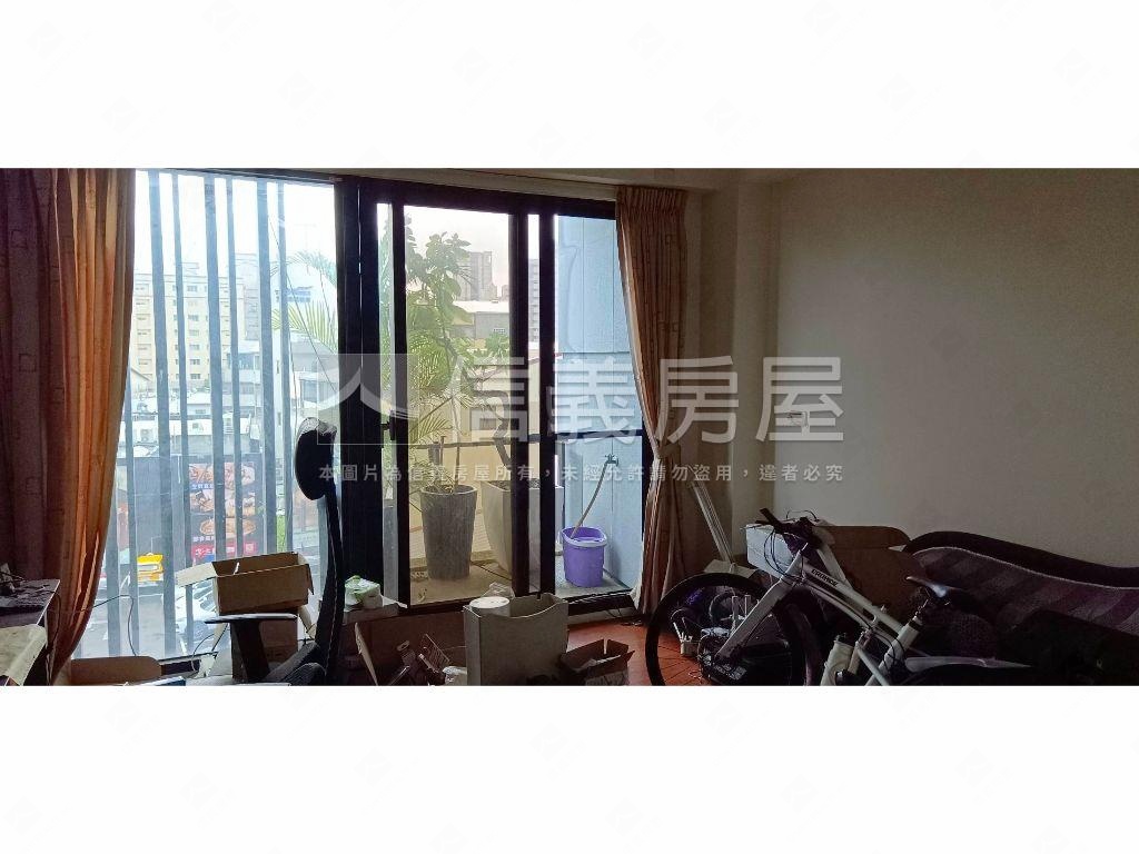 國鈞南屯店面有電梯別墅房屋室內格局與周邊環境