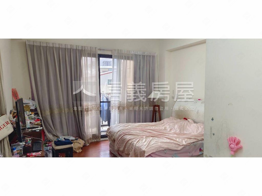 國鈞南屯店面有電梯別墅房屋室內格局與周邊環境