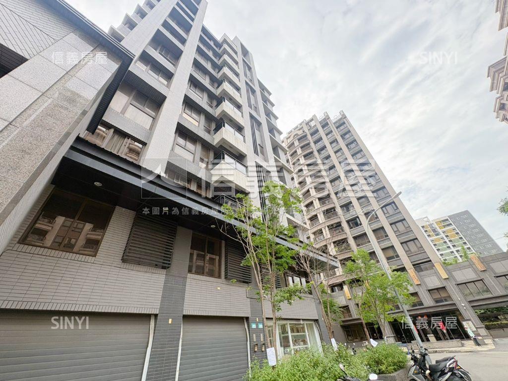 近鶯歌火車站雙面寬金店面房屋室內格局與周邊環境