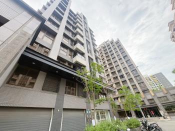 近鶯歌火車站雙面寬金店面