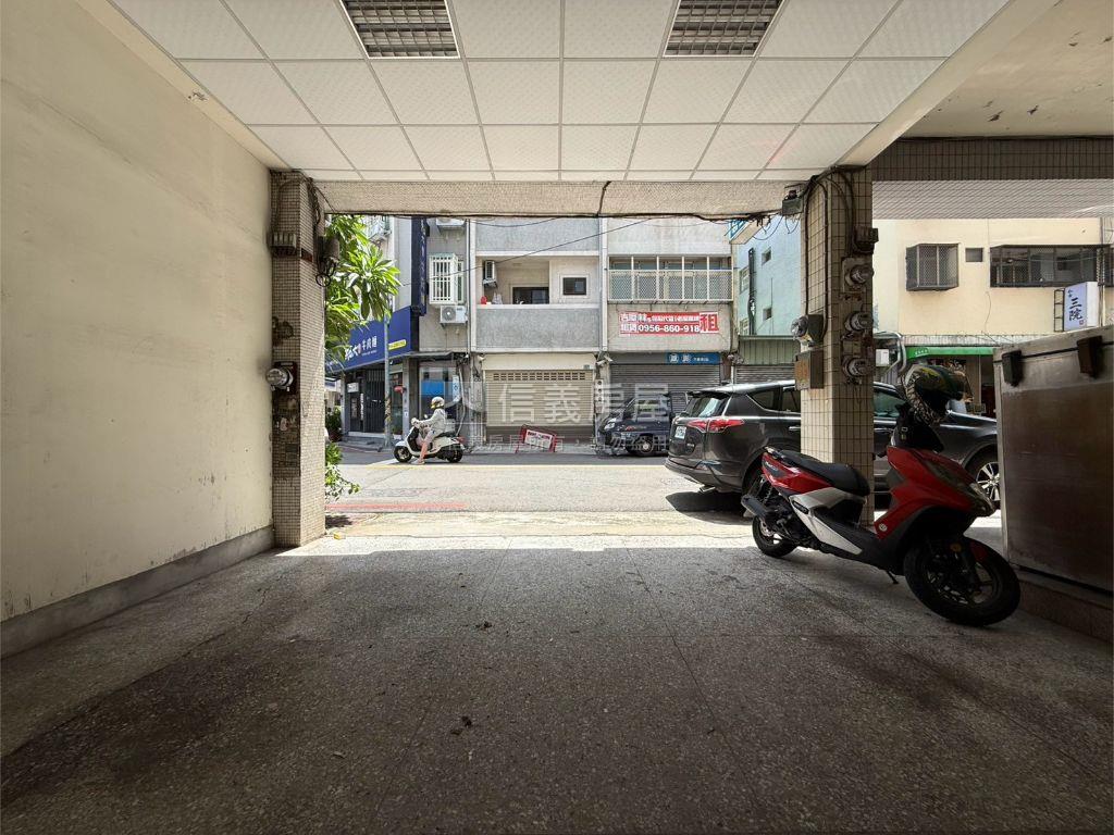 讚讚近中國醫臨路透店房屋室內格局與周邊環境