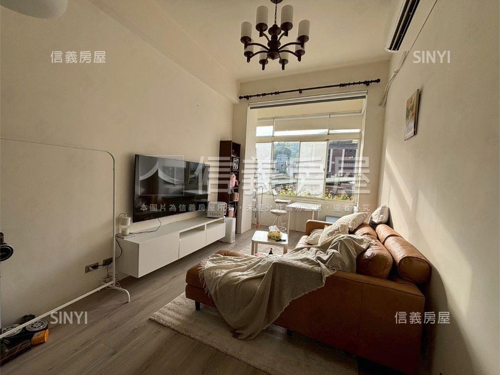 輕奢質感。挑高電梯一房房屋室內格局與周邊環境