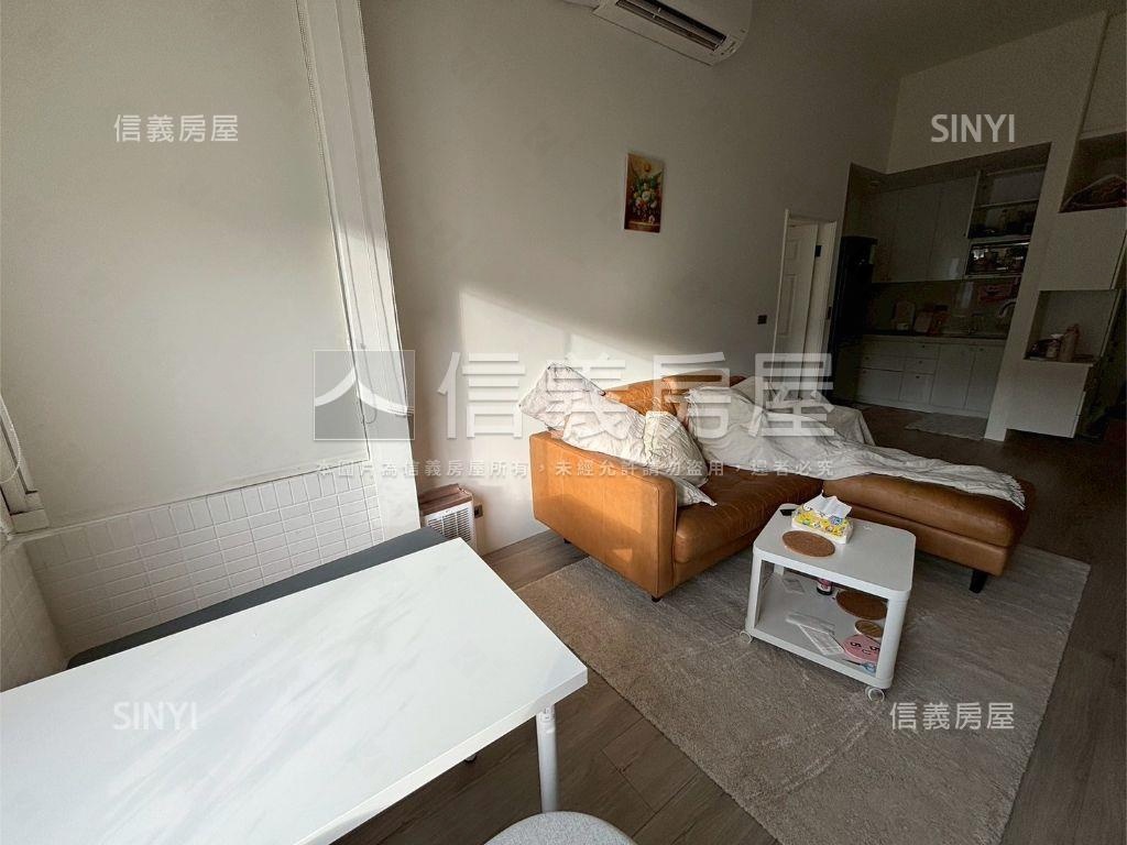 輕奢質感。挑高電梯一房房屋室內格局與周邊環境