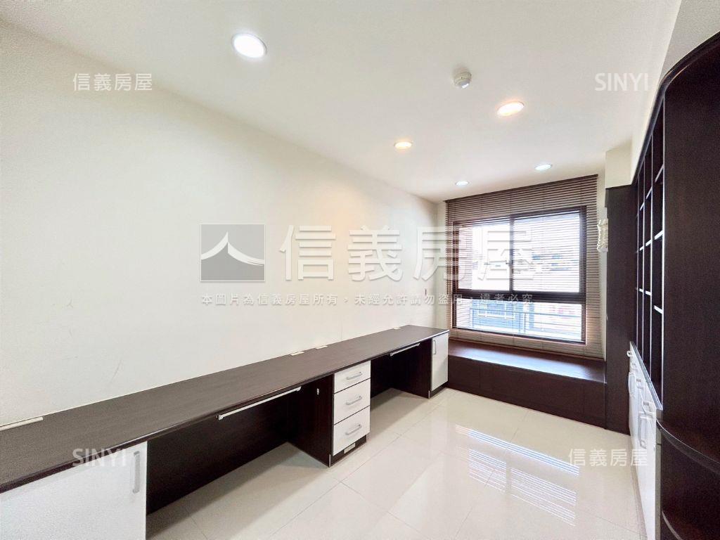 惠宇青雲大四房二坡平車位房屋室內格局與周邊環境