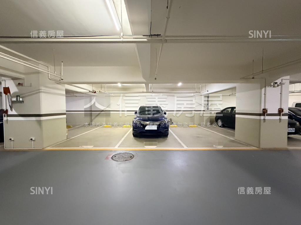 新光誠意出售三房平車房屋室內格局與周邊環境