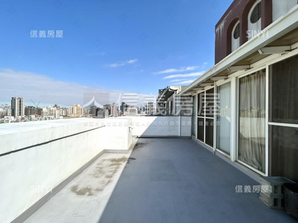 八期高樓稀有大空間露台戶房屋室內格局與周邊環境