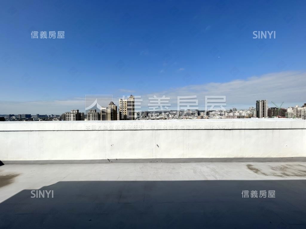 八期高樓稀有大空間露台戶房屋室內格局與周邊環境