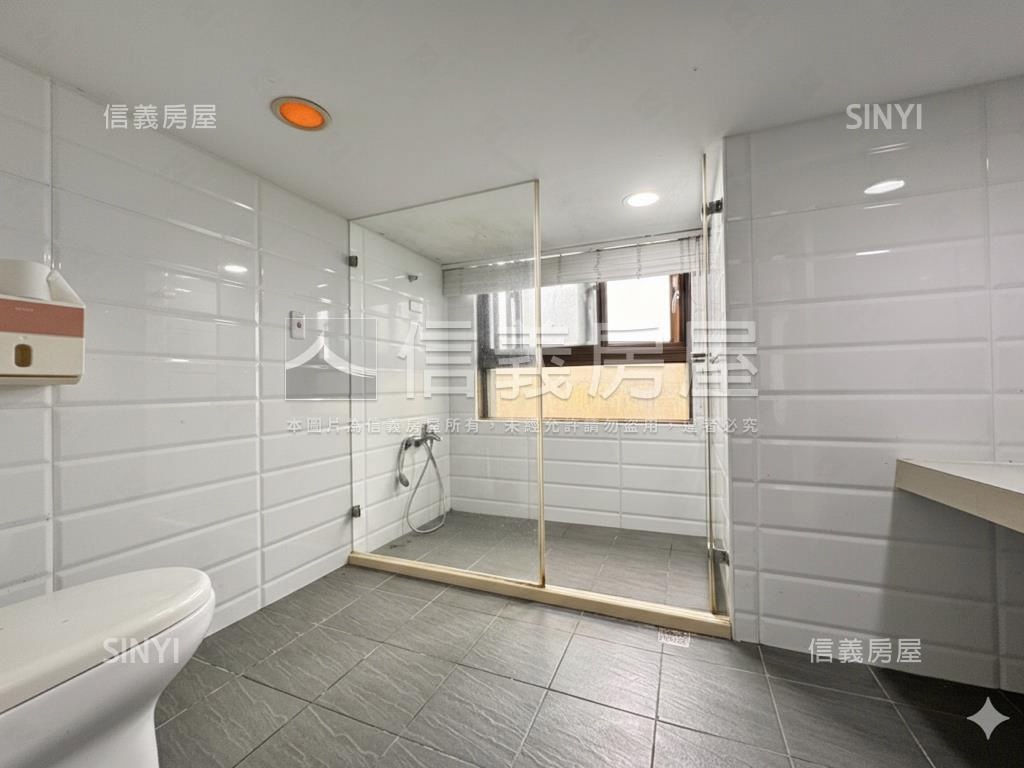 巨蛋時尚挑高雙採光美套房房屋室內格局與周邊環境