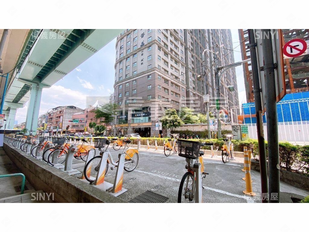 巨蛋時尚挑高雙採光美套房房屋室內格局與周邊環境